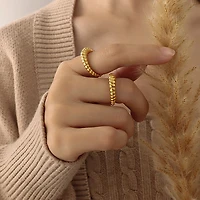 Thin Croissant Ring