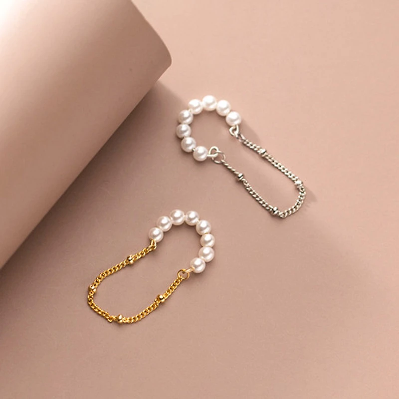 Dangling Pearl Cuff