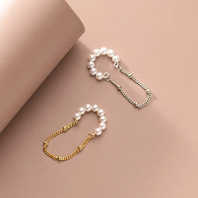 Dangling Pearl Cuff