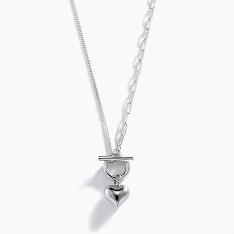Gold Front Closure Necklace With Heart