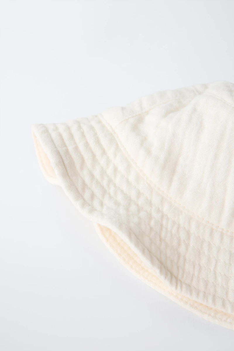 TEXTURED HAT