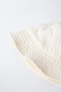 TEXTURED HAT