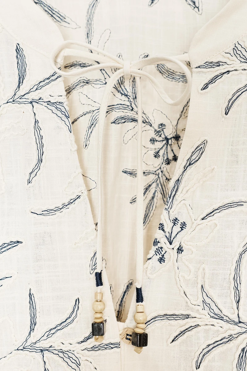 EMBROIDERED TEXTURED RUSTIC BLOUSE
