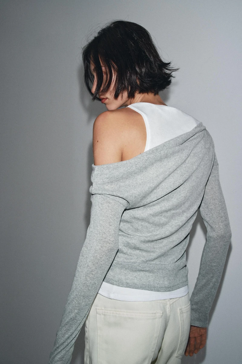 ASYMMETRIC LAYERED EFFECT T-SHIRT