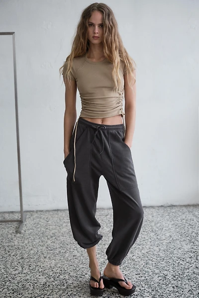JOGGER PANTS WITH POCKETS