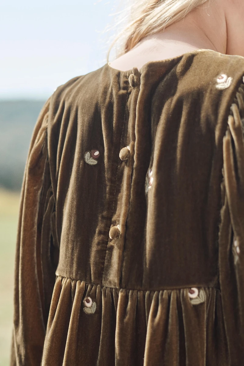 ROBE EN VELOURS À FLEURS BRODÉES LIMITED EDITION