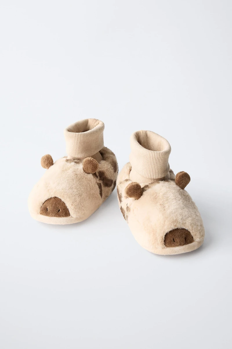 GIRAFFE SLIPPERS