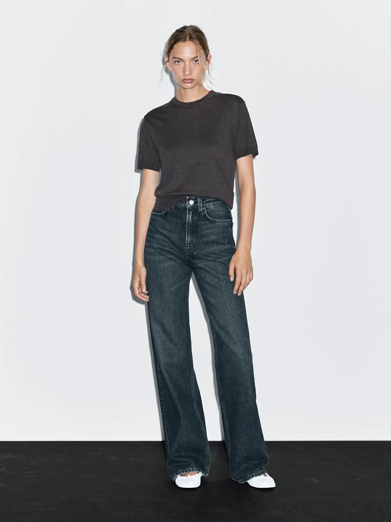 High-waist wide-leg jeans