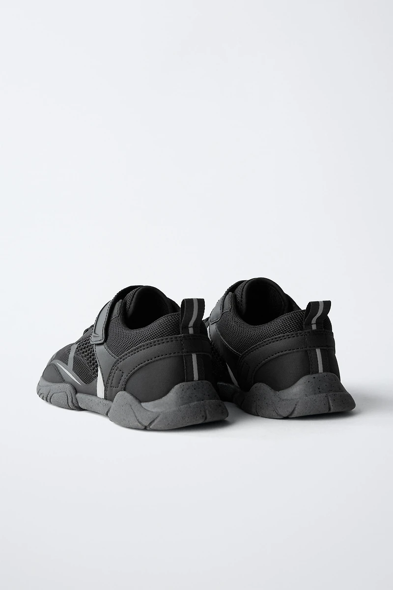 BAREFOOT SNEAKERS