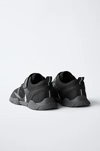 BAREFOOT SNEAKERS