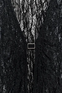LACE BUCKLE TOP
