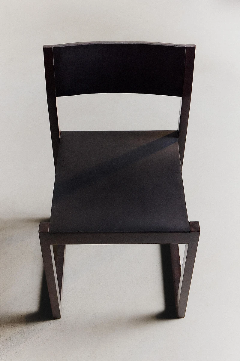 WOOD AND LEATHER FRAME CHAIR