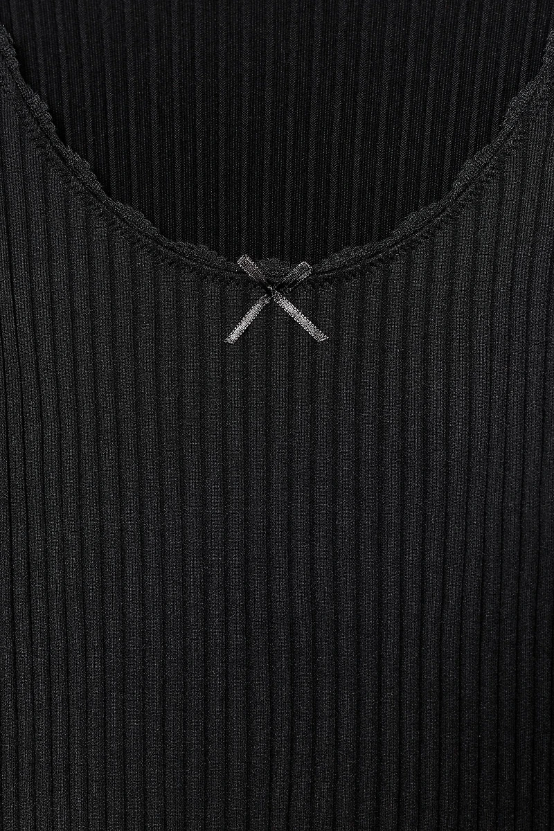 SEAMLESS RIB BOW TOP