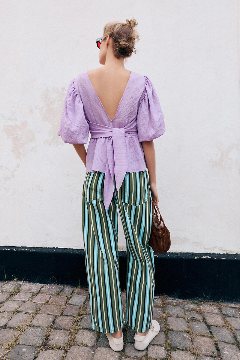 BLOUSE À RAYURES MANCHES BOUFFANTES ET NŒUD
