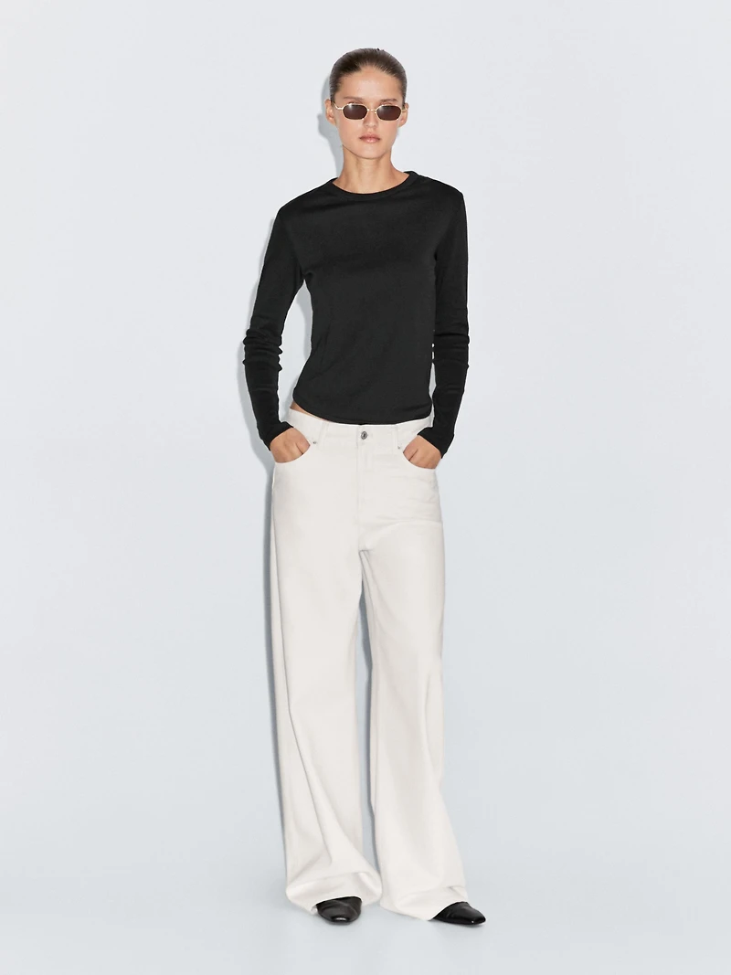 Long sleeve T-shirt with rounded hem