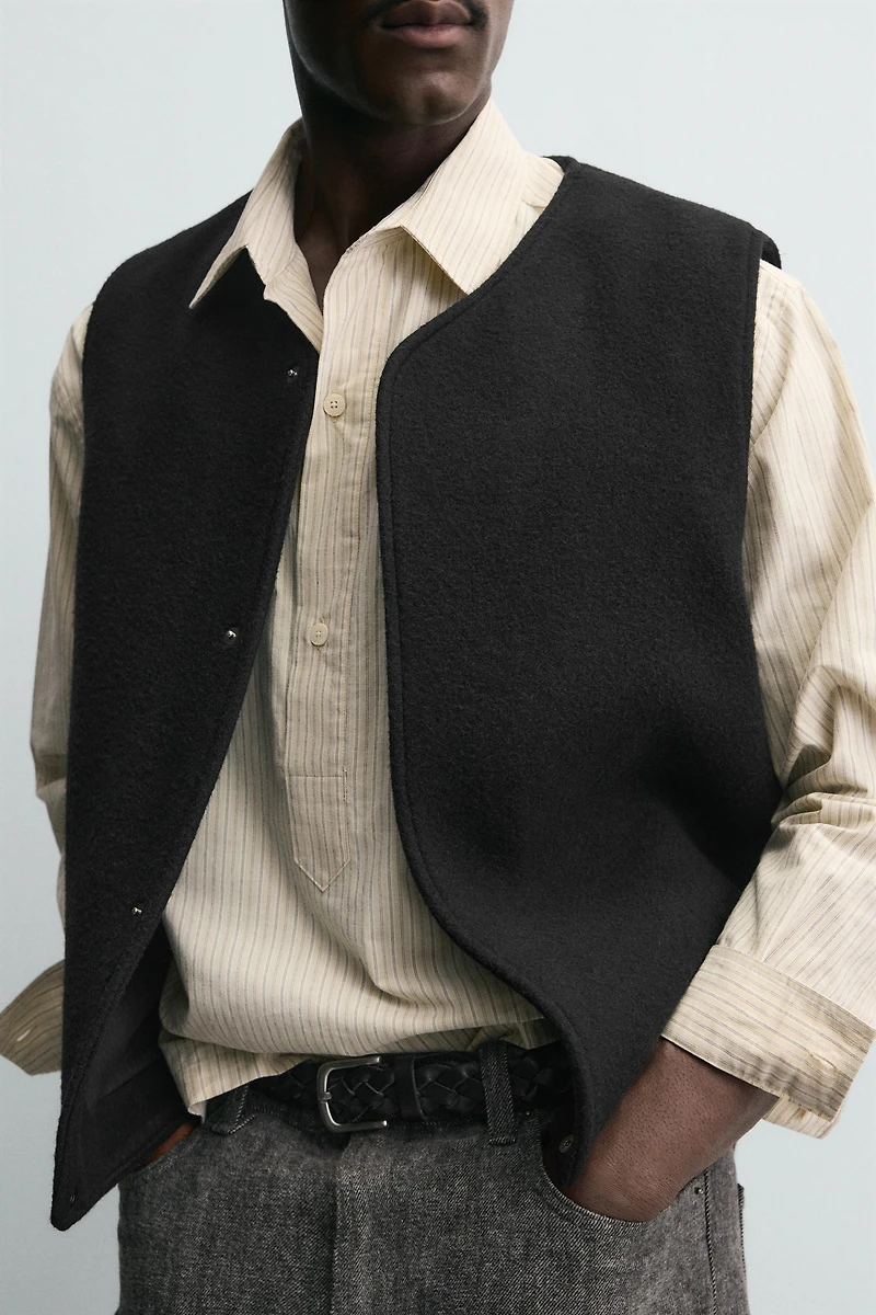 BOUCLÉ TEXTURE WOOL VEST