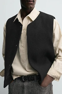 BOUCLÉ TEXTURE WOOL VEST