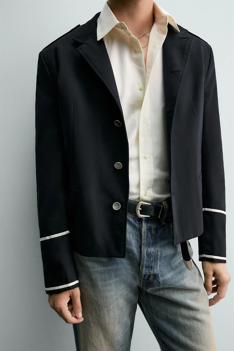 CONTRAST CROPPED FIT JACKET
