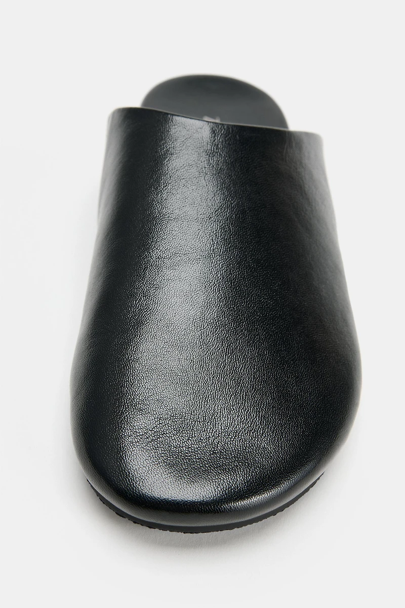 LEATHER FLAT MULES