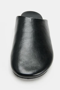 LEATHER FLAT MULES