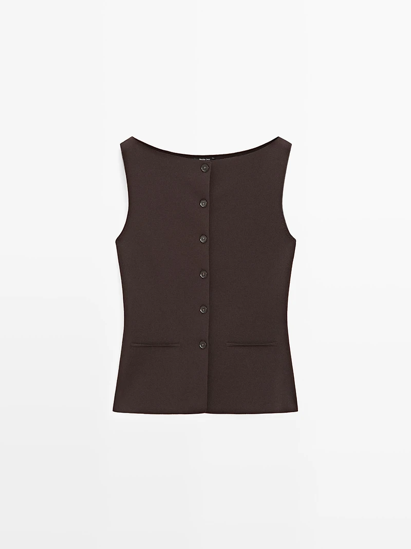 Knit vest with pocket details