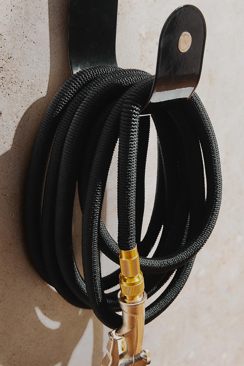 GARDEN HOSE HOLDER