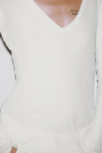 V-NECK T-SHIRT
