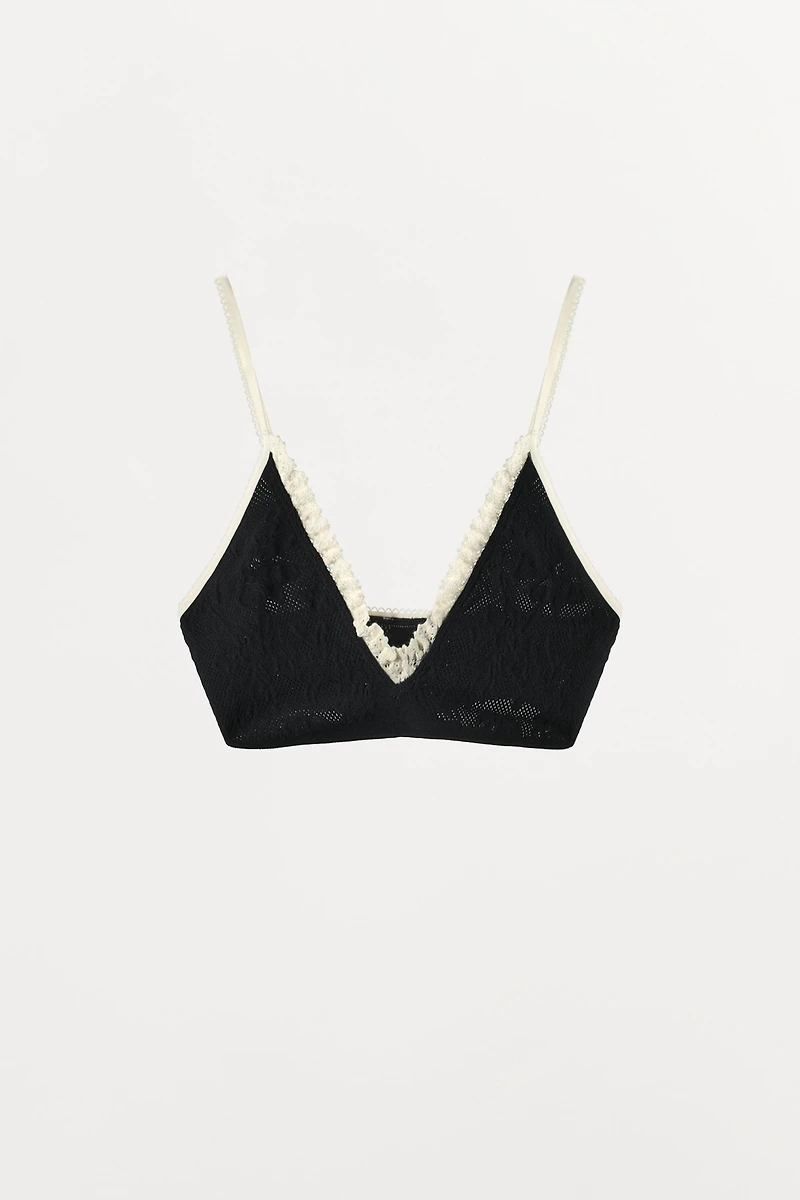 SEAMLESS LACE BRALETTE