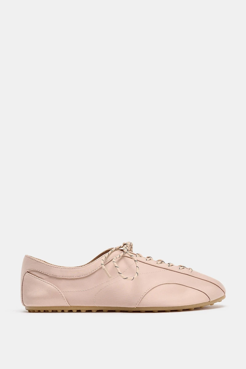 BALLERINES SPORT À LACETS