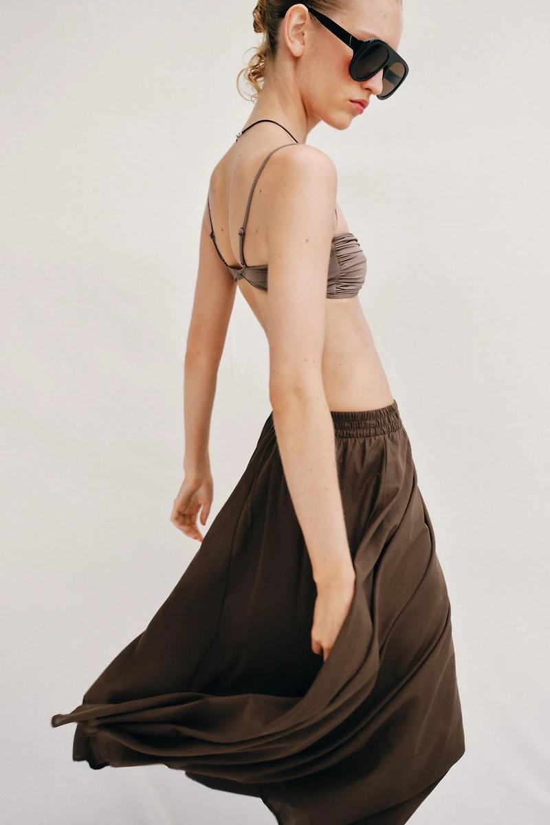LAYERED MIDI SKIRT
