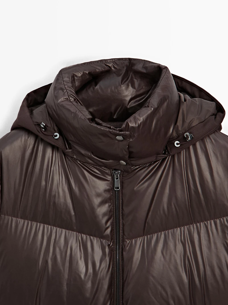Water-repellent puffer jacket with detachable hood