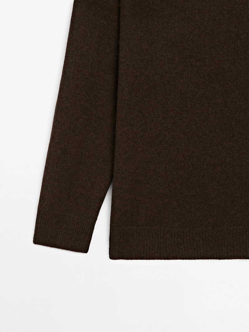 100% cashmere oversize sweater with elbow patches