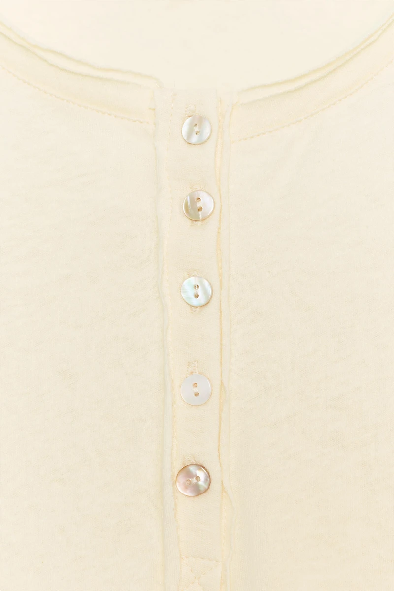 HENLEY NECK T-SHIRT