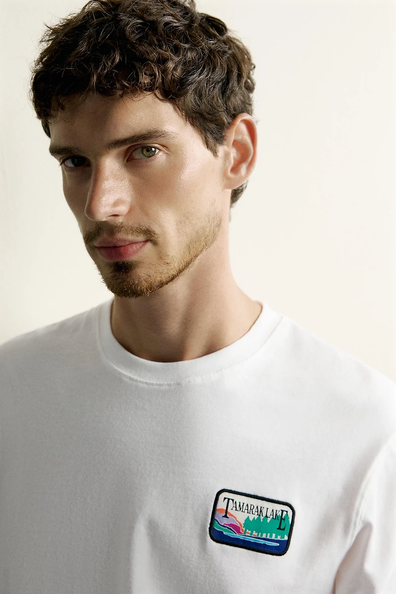 LONG SLEEVE PATCH GRAPHIC T-SHIRT