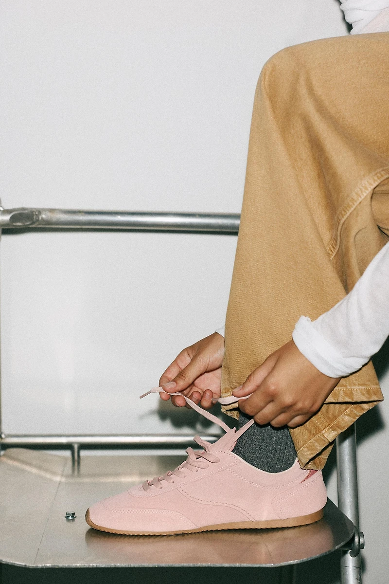 CONTRAST LEATHER SNEAKERS