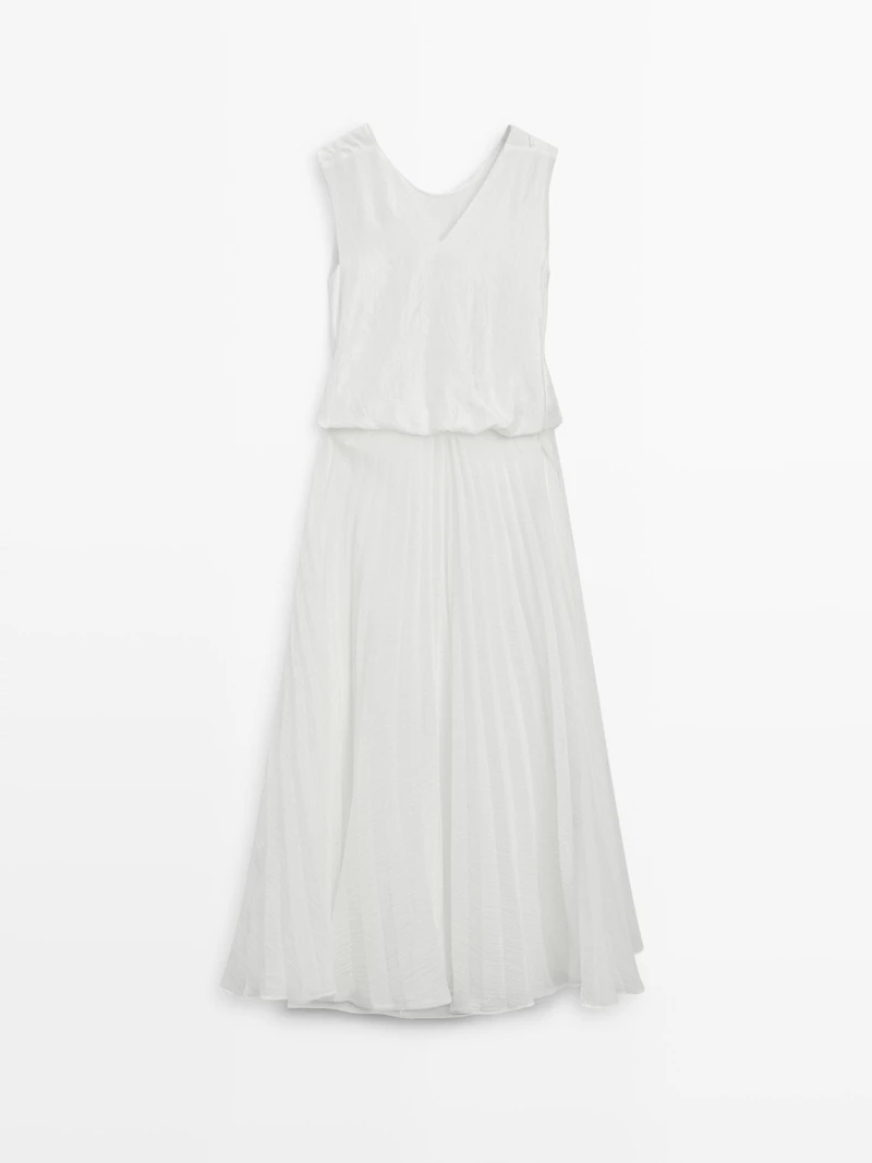 Long matching dress with pleated detail