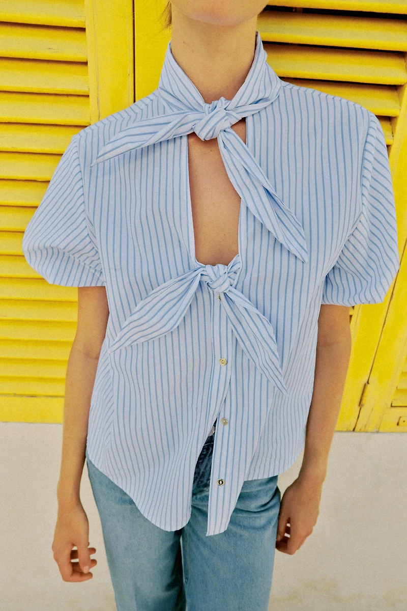 STRIPED TIED TOP