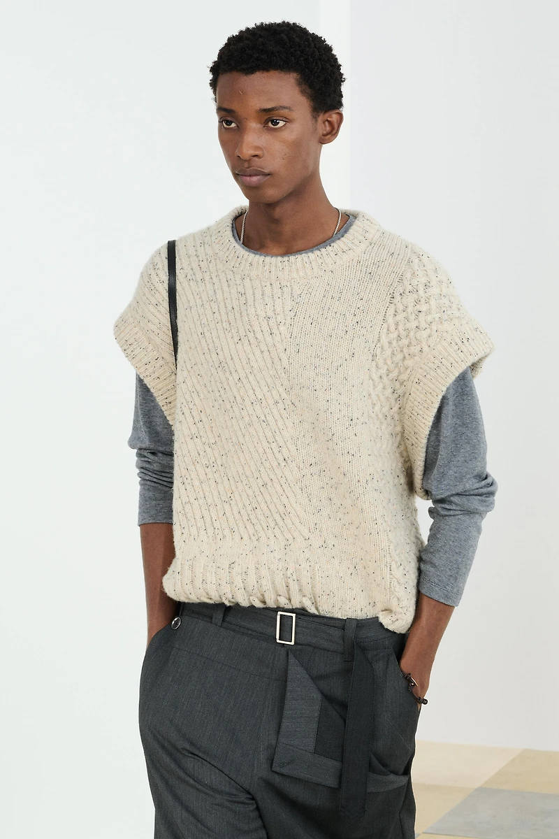 KNITTED VEST