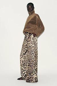 PANTALON LARGE SATINÉ AVEC CEINTURE