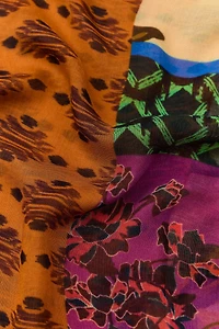 FOULARD À IMPRIMÉ FLEURI EN MODAL ET SOIE