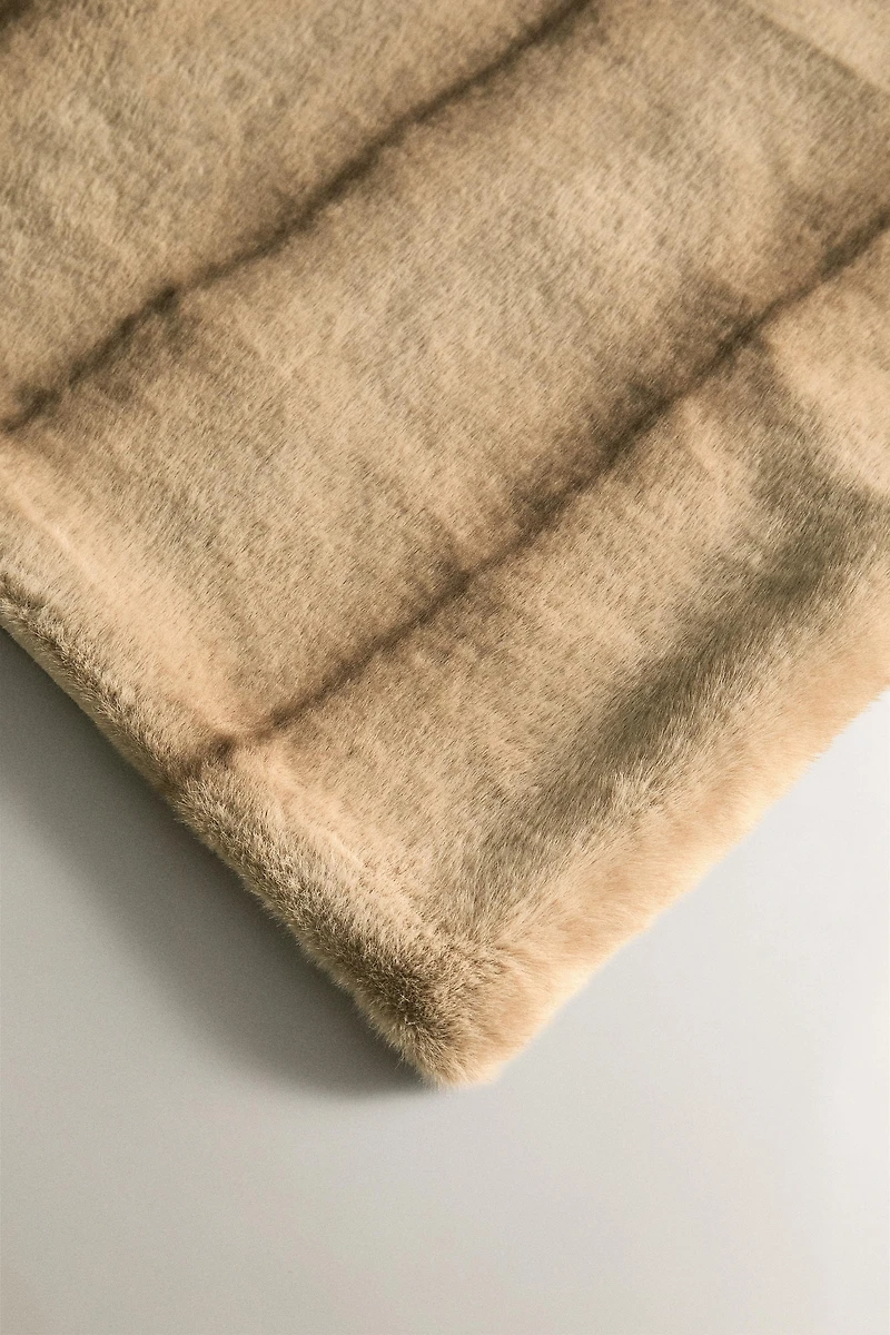 STRIPED FAUX FUR BLANKET