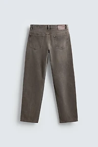 STRAIGHT FIT JEANS