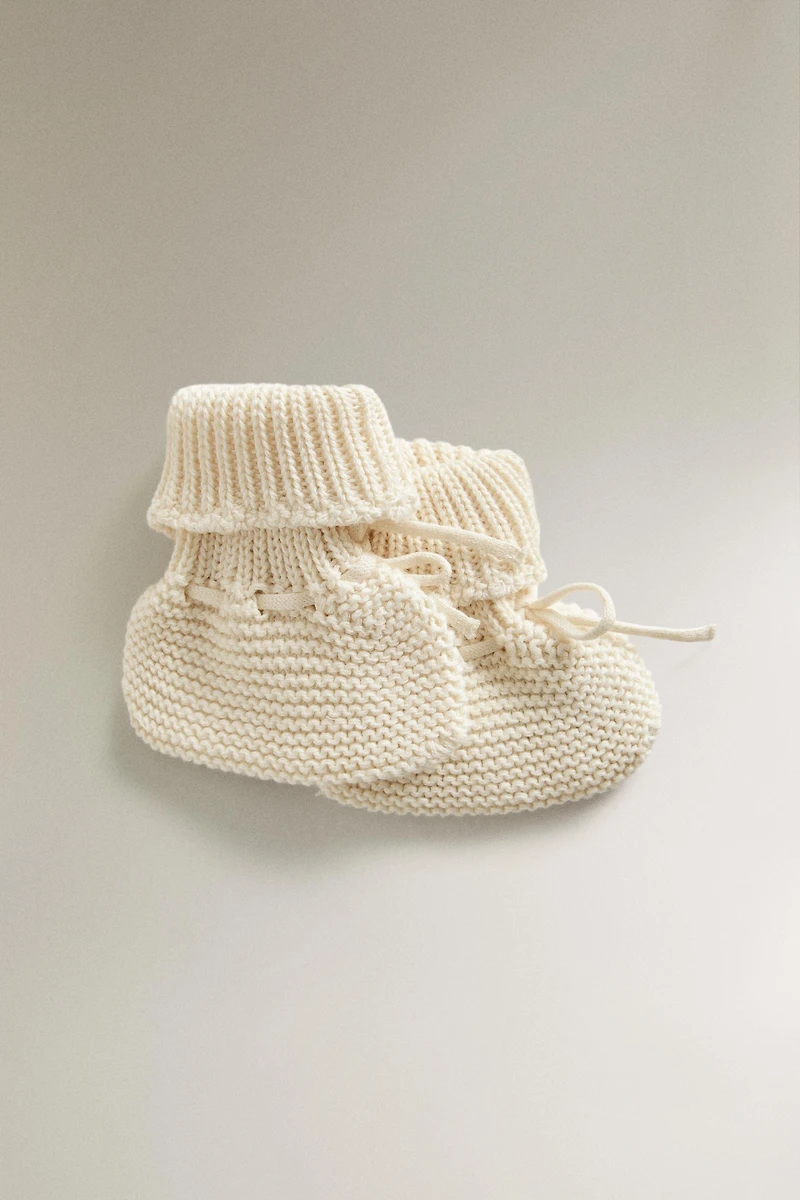 BABY KNIT BOOTIES
