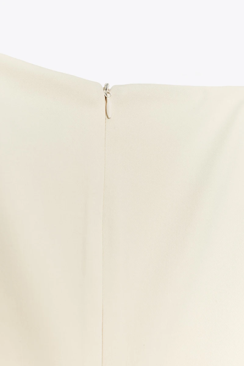 ROBE COURTE EN TISSU DRAPÉ