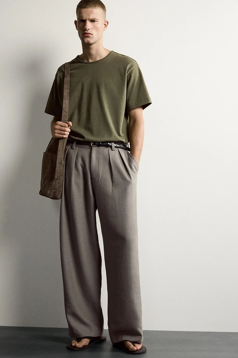 RELAXED FIT STRUCTURED PLEATED PANTS