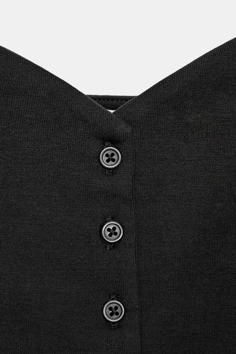 SWEETHEART NECKLINE BUTTON TOP