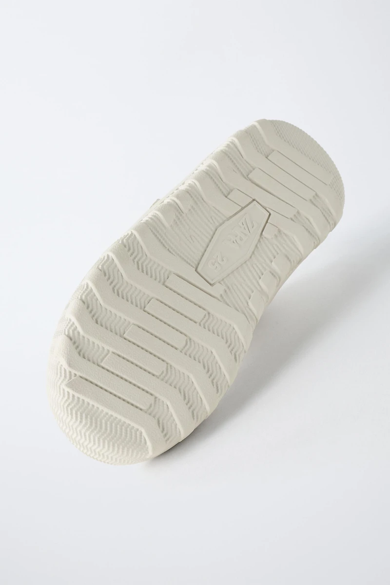 HIGH TOP SNEAKERS WITH DETAIL
