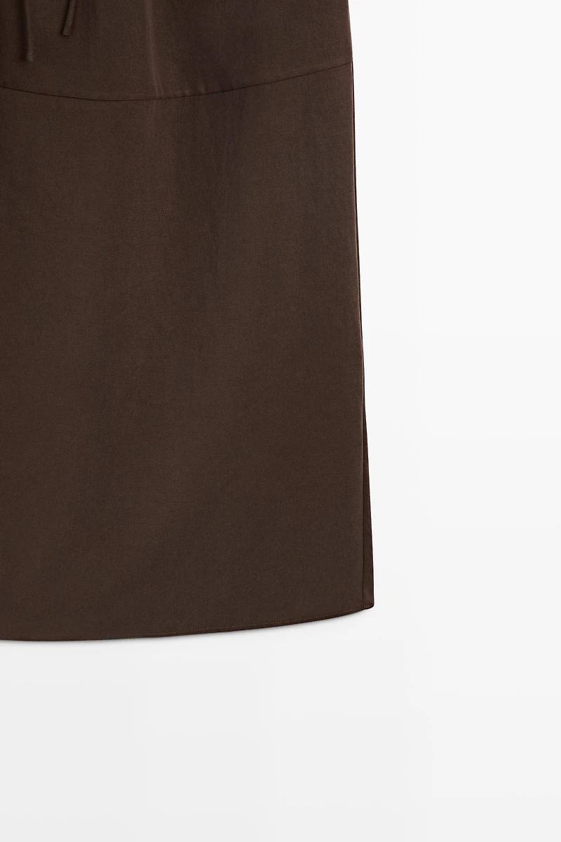 Flowing midi skirt with drawstring