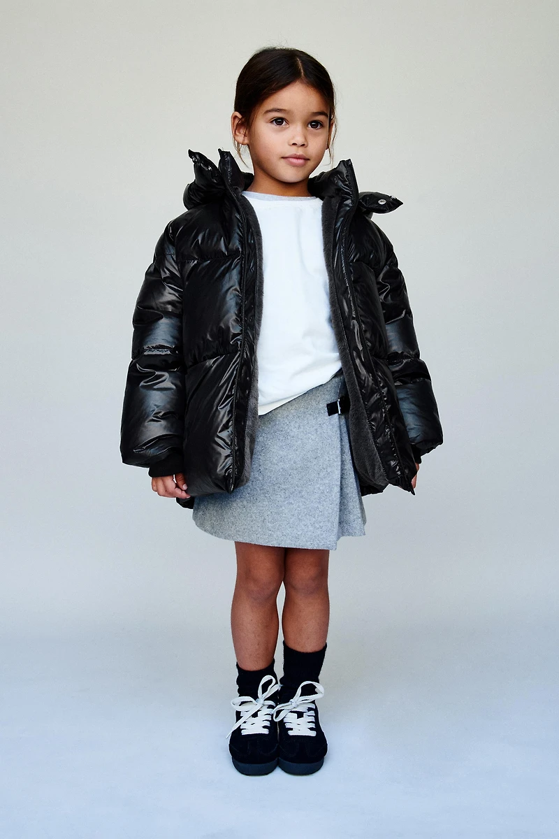 WATER REPELLENT AND WIND RESISTANT DOWN PUFFER COAT