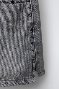 STUDDED DENIM SKORT